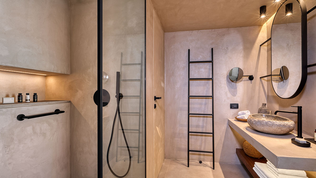 Sapphire Sublime Suite with Swim Up Pool